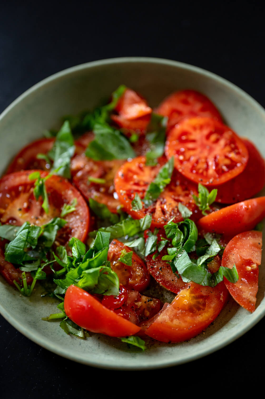 620a3f18a7b1f_salatka_z_pomidorow_.jpeg